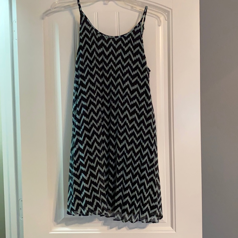 XXS BCBG blue chevron dress
